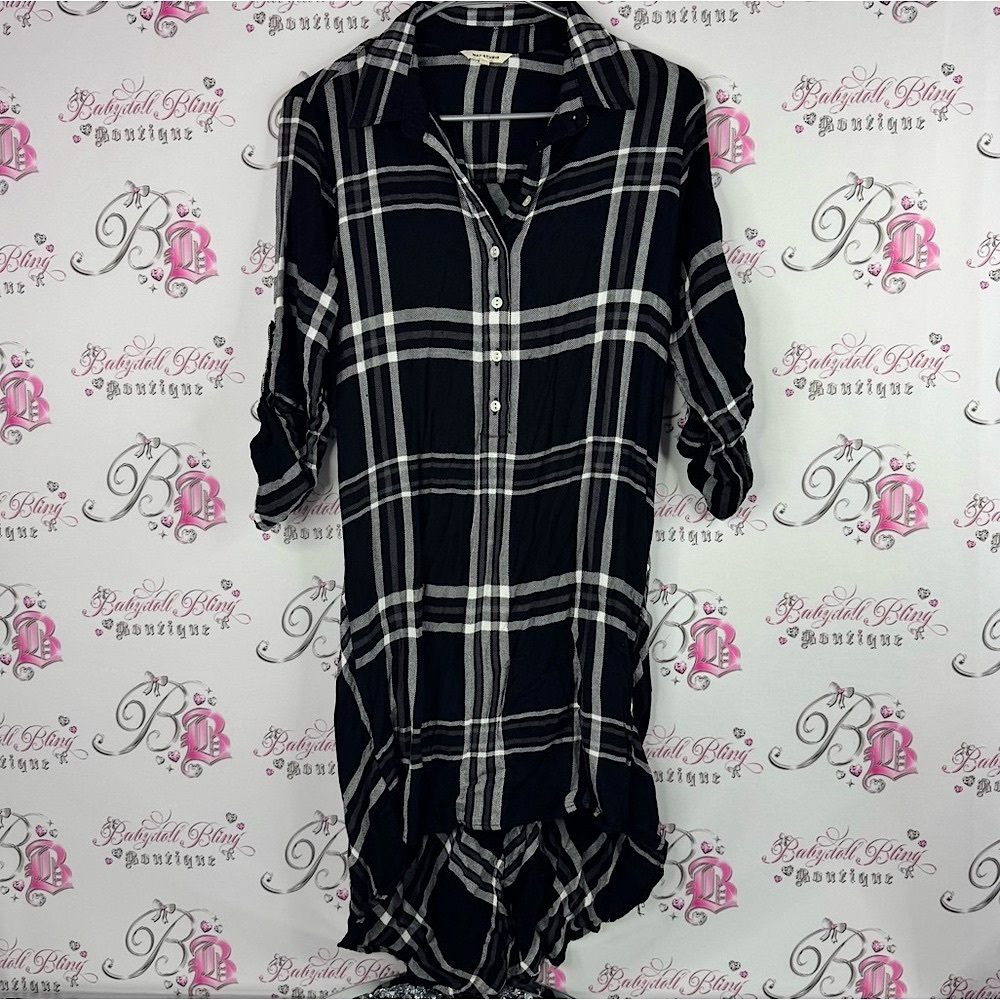Max studio dress plaid long button up Black and White Plaid Button-Up Shirt